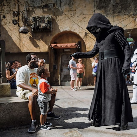 kylo-meet-greet-grade-1x1-1x1
