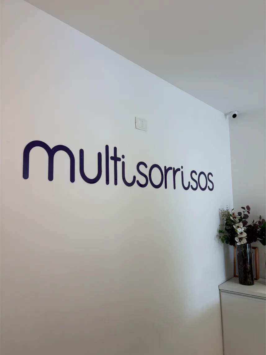 logo na parede (14)